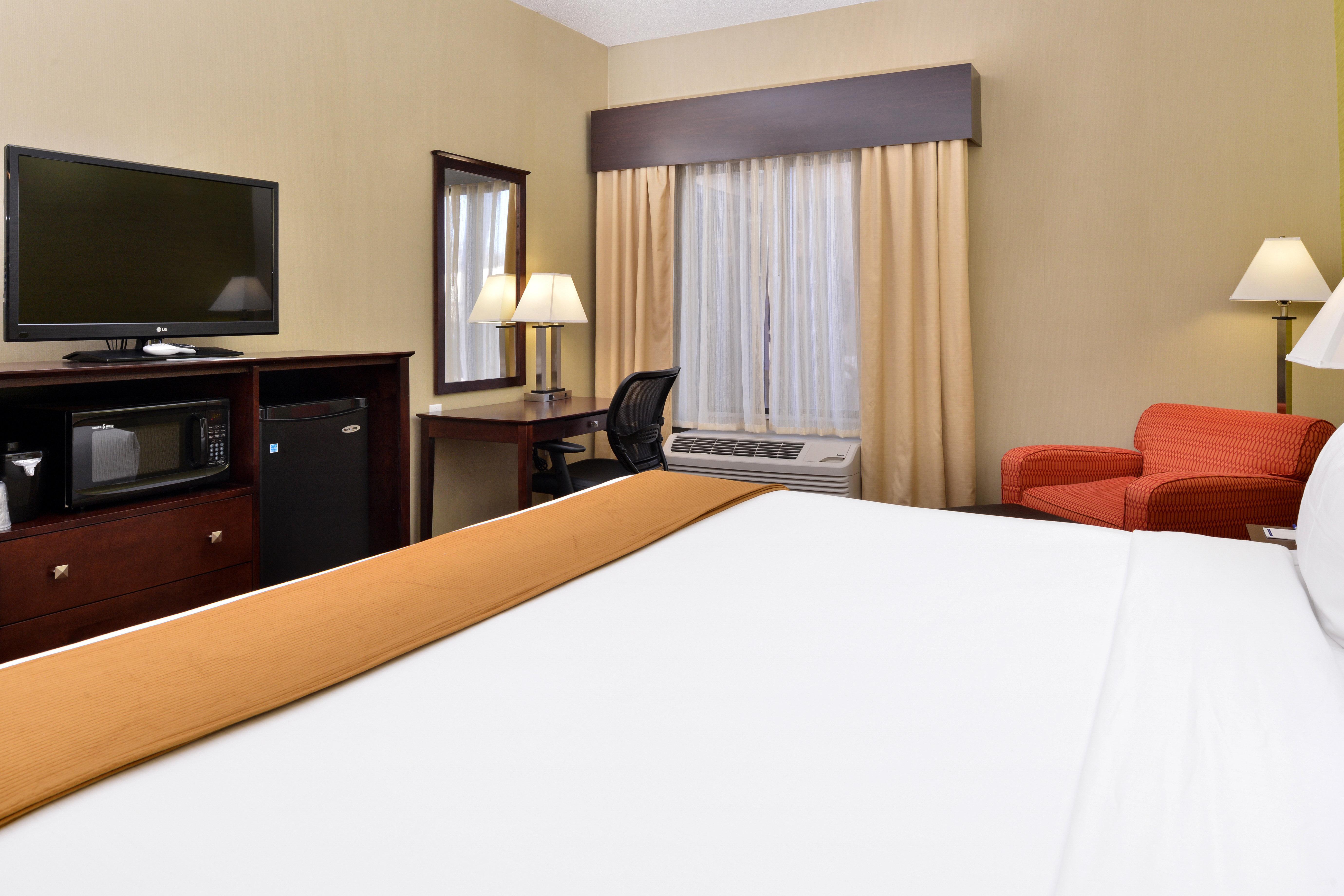 Holiday Inn Express Hotel & Suites Indianapolis W - Airport Area By Ihg Екстериор снимка