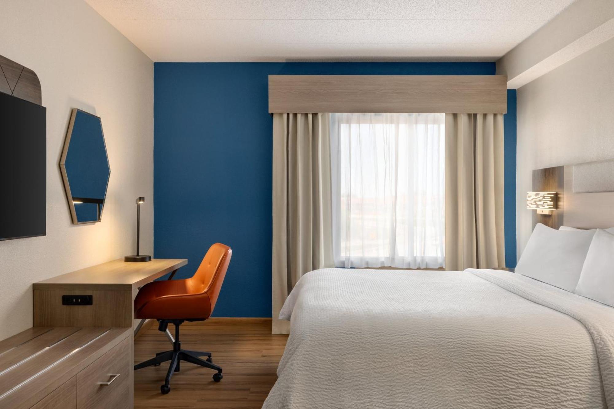 Holiday Inn Express Hotel & Suites Indianapolis W - Airport Area By Ihg Екстериор снимка