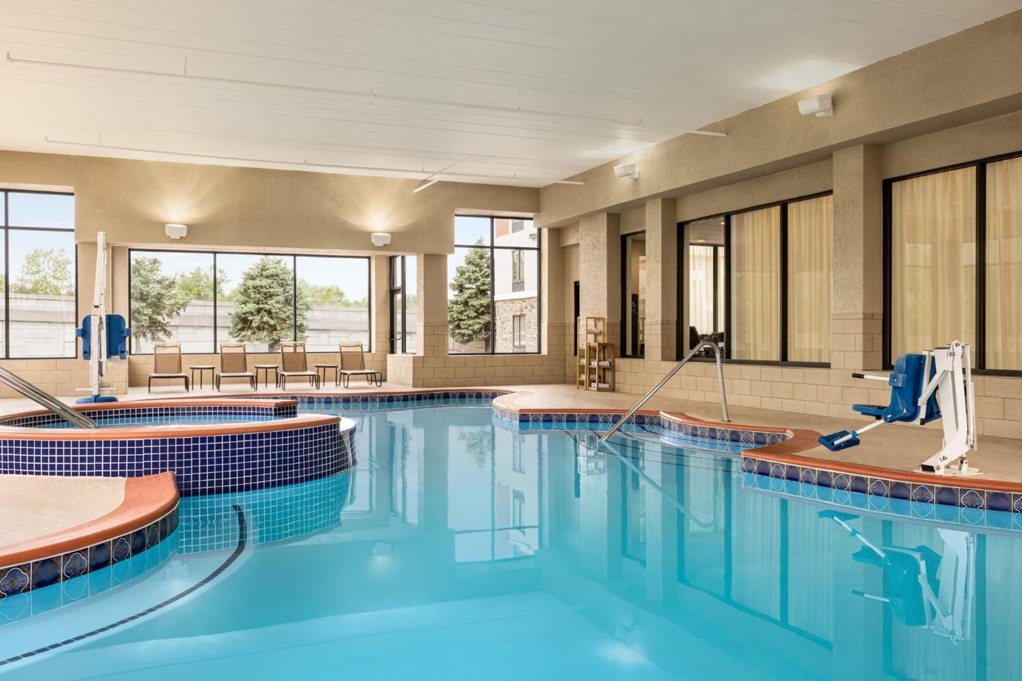 Holiday Inn Express Hotel & Suites Indianapolis W - Airport Area By Ihg Екстериор снимка