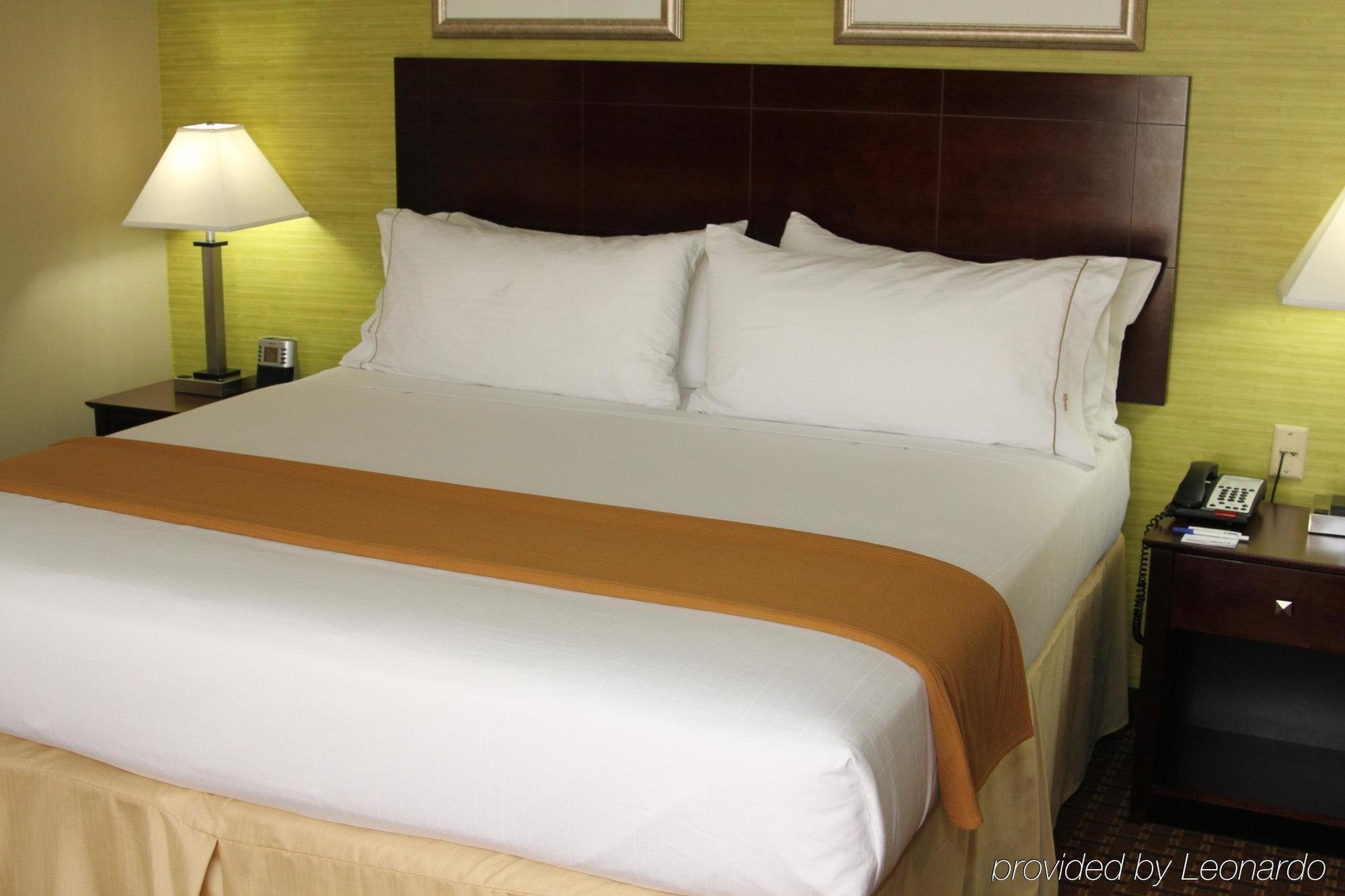 Holiday Inn Express Hotel & Suites Indianapolis W - Airport Area By Ihg Екстериор снимка