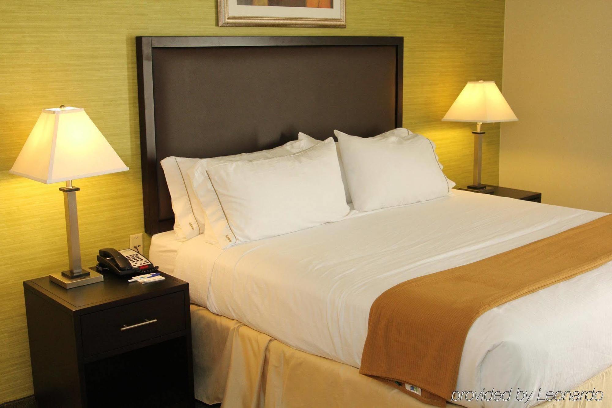 Holiday Inn Express Hotel & Suites Indianapolis W - Airport Area By Ihg Екстериор снимка