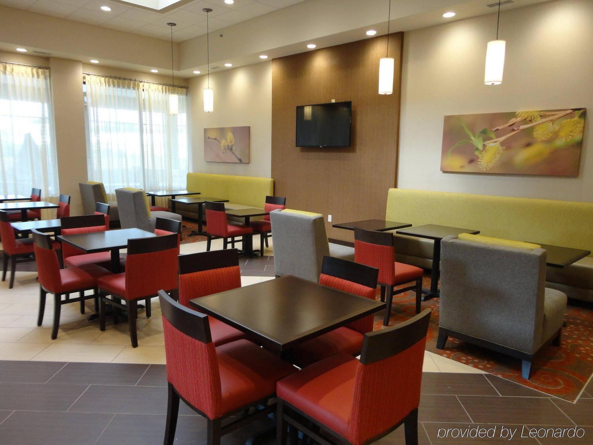 Holiday Inn Express Hotel & Suites Indianapolis W - Airport Area By Ihg Екстериор снимка